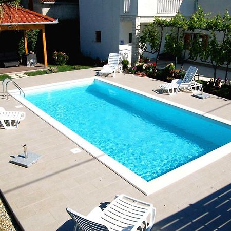 Filipovic Apartments With Pool Біоград-на-Мору Екстер'єр фото